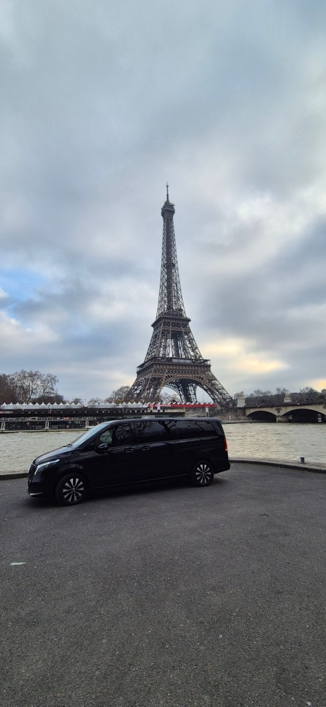 City tour Paris journée complète – chauffeur privé berline Mercedes